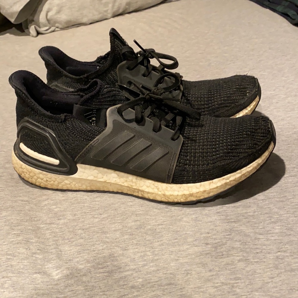 Means adidas ultras boost US 11